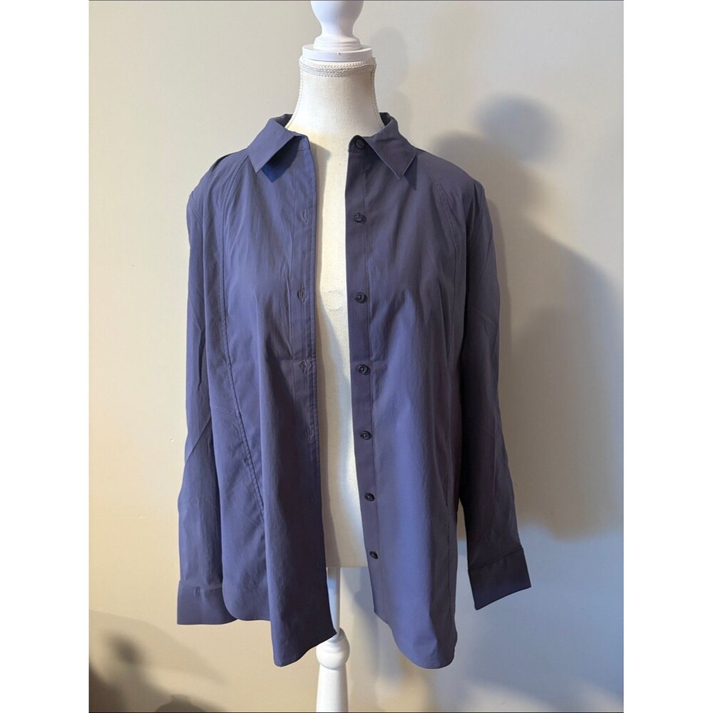 Athleta Oversized Relaxed Poplin Lightweight Long Sleeve Button-Up Shirt. Size M